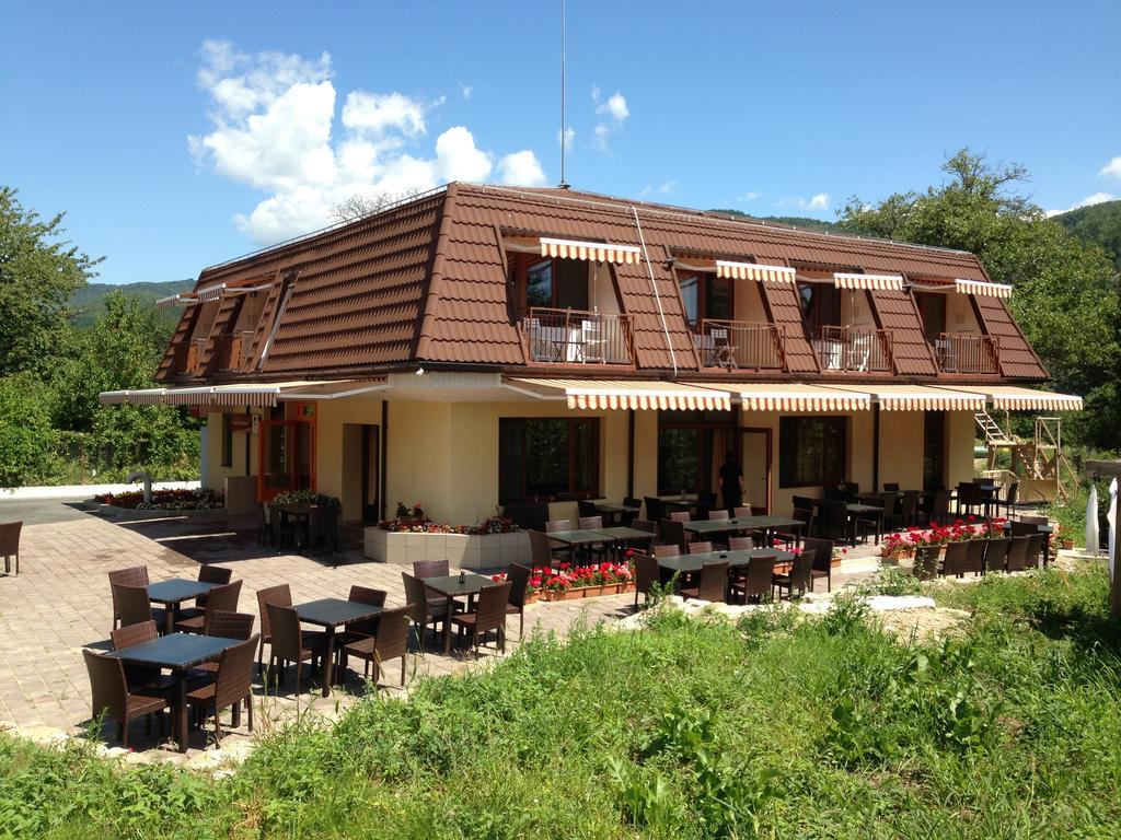 Pensiunea Valea Lupului Valea Lupului  Exterior photo